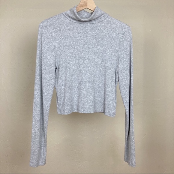 Sunday Best Freshman Cropped Turtleneck - Picture 1 of 6
